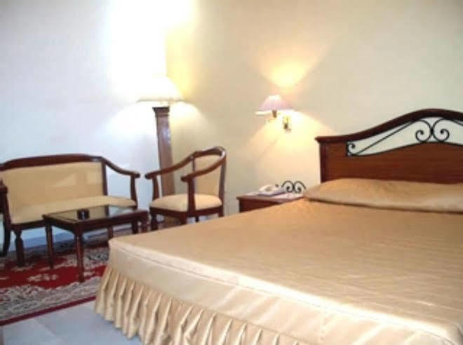 Treebo Trend Corporate Inn Chandīgarh Екстериор снимка
