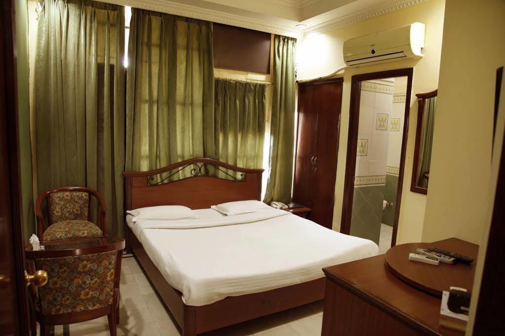 Treebo Trend Corporate Inn Chandīgarh Екстериор снимка